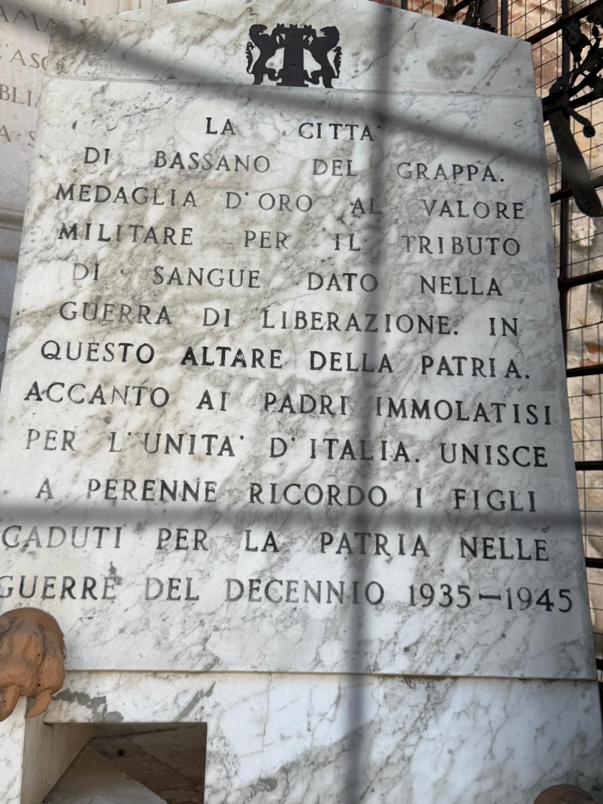 Lapide commemorativa ai caduti di Bassano